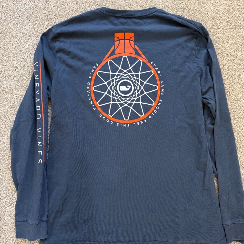 Men's Vineyard Vines long sleeve baseketball tee. Size large.